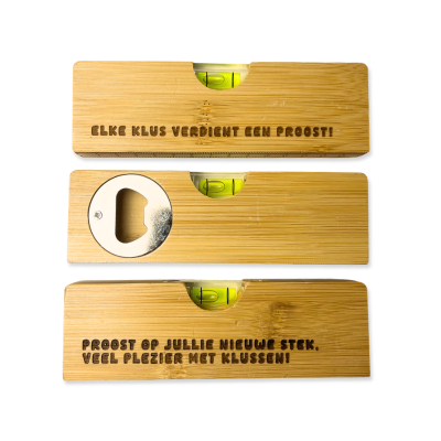 Gepersonaliseerde waterpas met flesopener