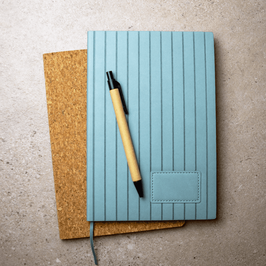 Gepersonaliseerd Notitieboek Mintblauw (A5) - Creating adventure